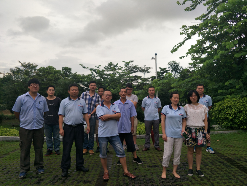 激情”樂(lè)跑“，相約月荷湖