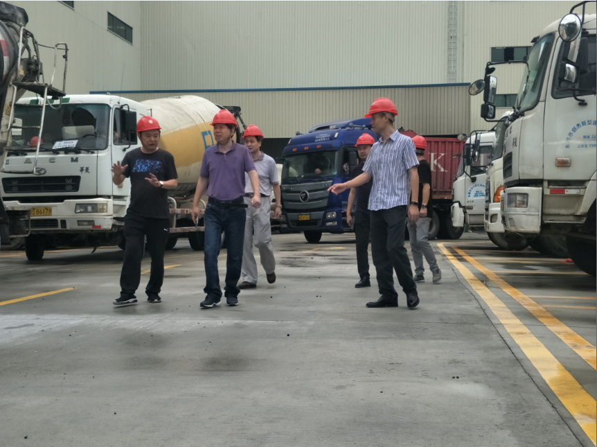 集團(tuán)副總裁、財(cái)務(wù)總監(jiān)徐健前往東莞市創(chuàng)杰新型建材有限公司進(jìn)行考察指導(dǎo)工作