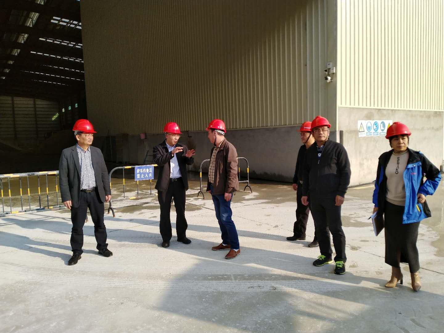 寮步鎮(zhèn)領導到東莞市創(chuàng)杰新型建材有限公司 開展春節(jié)前安全生產檢查工作