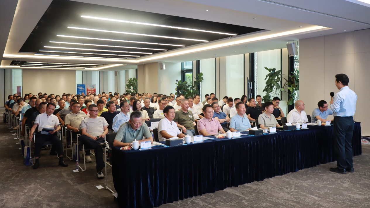集團開展“管理者的職業(yè)使命與員工輔導/激勵技術”專題培訓